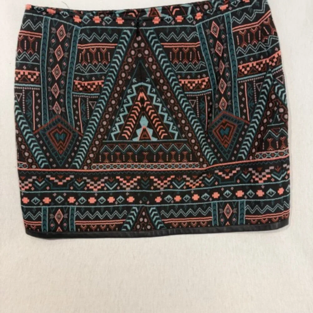 Express Mini Skirt Size 6 Western Boho Pattern Faux Leather Festival - Picture 8 of 11